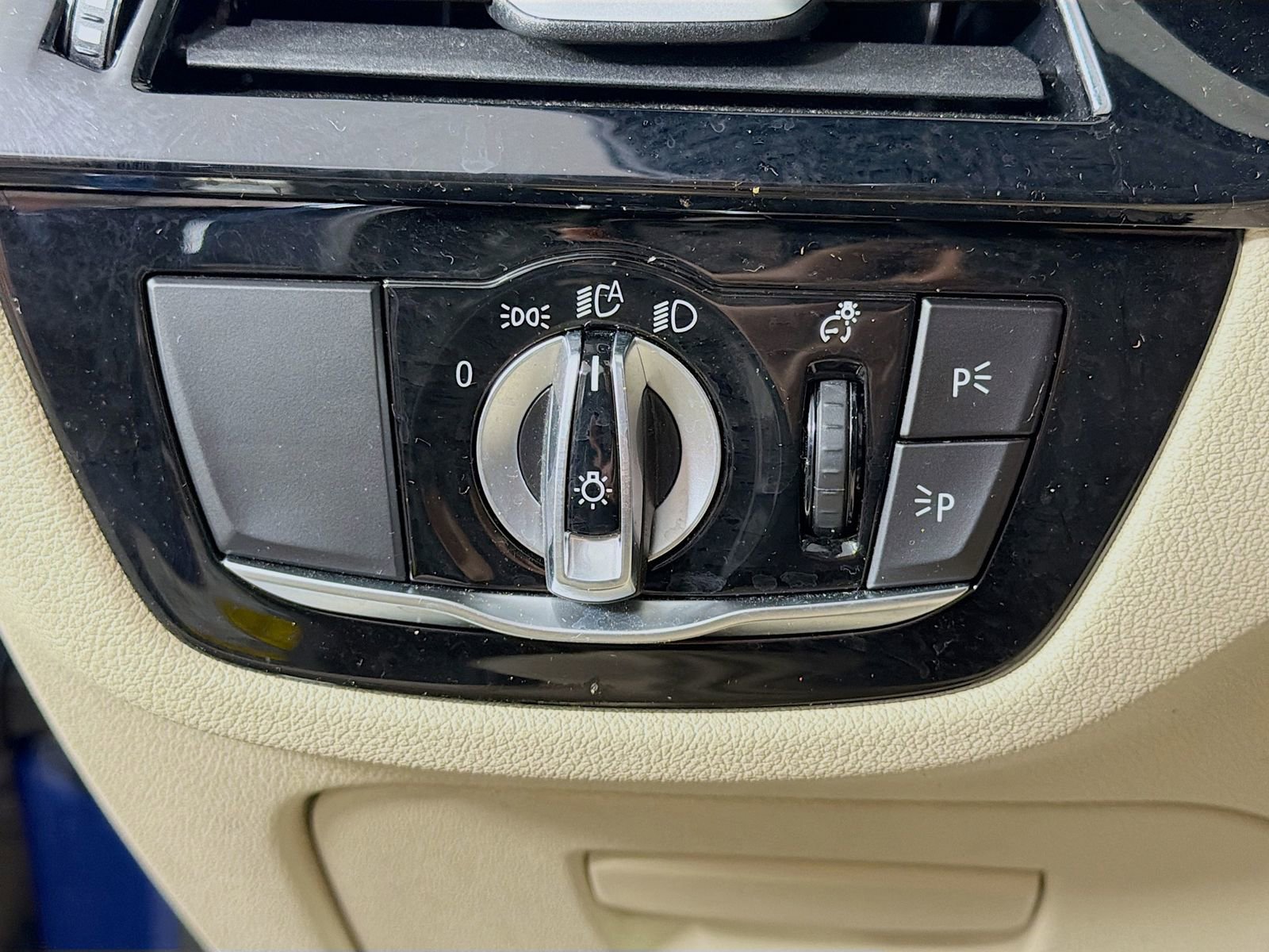 Used 2023 BMW 540i xDrive w/ Executive Package image 11