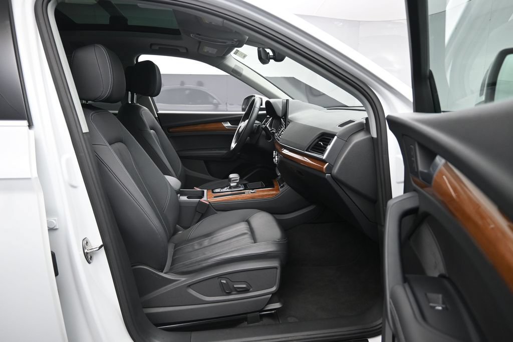 Used 2023 Audi Q5 2.0T Premium Plus AWD/4WD image 29