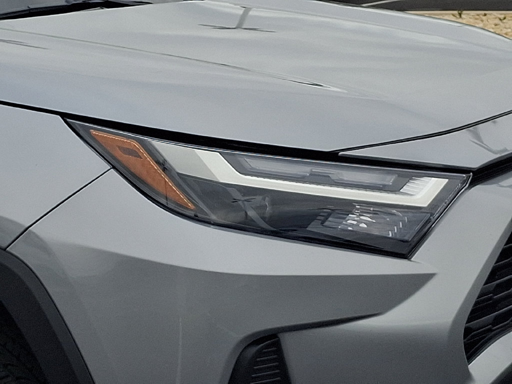 Certified 2025 Toyota RAV4 XLE AWD/4WD image 9