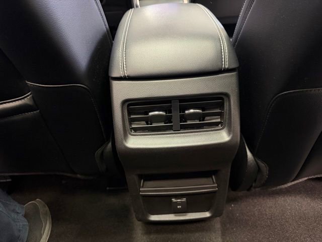 Used 2019 Ford Edge ST w/ Cold Weather Package AWD/4WD image 32