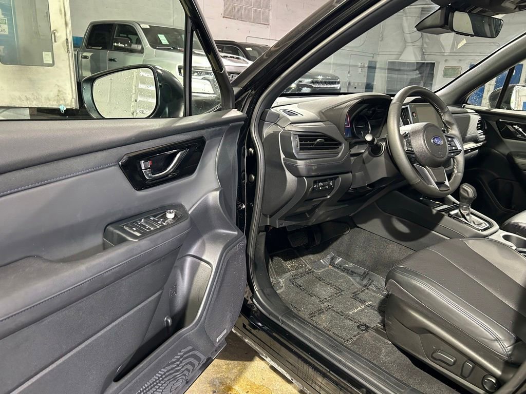 Used 2025 Subaru Forester Limited AWD/4WD image 15