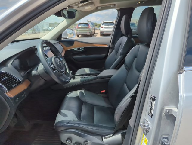 Used 2022 Volvo XC90 T6 Momentum w/ Advanced Package image 17