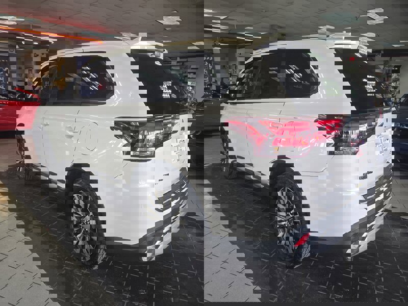 Used 2019 Mitsubishi Outlander SE image 6