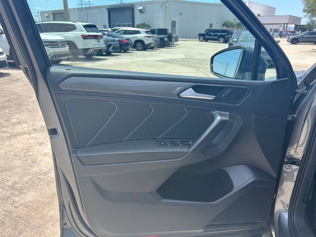 Used 2022 Volkswagen Tiguan SE FWD image 49