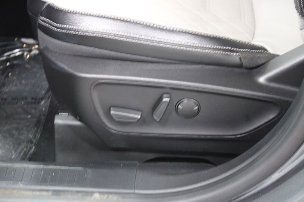 Used 2023 Ford Escape SE w/ PHEV Premium Package image 20