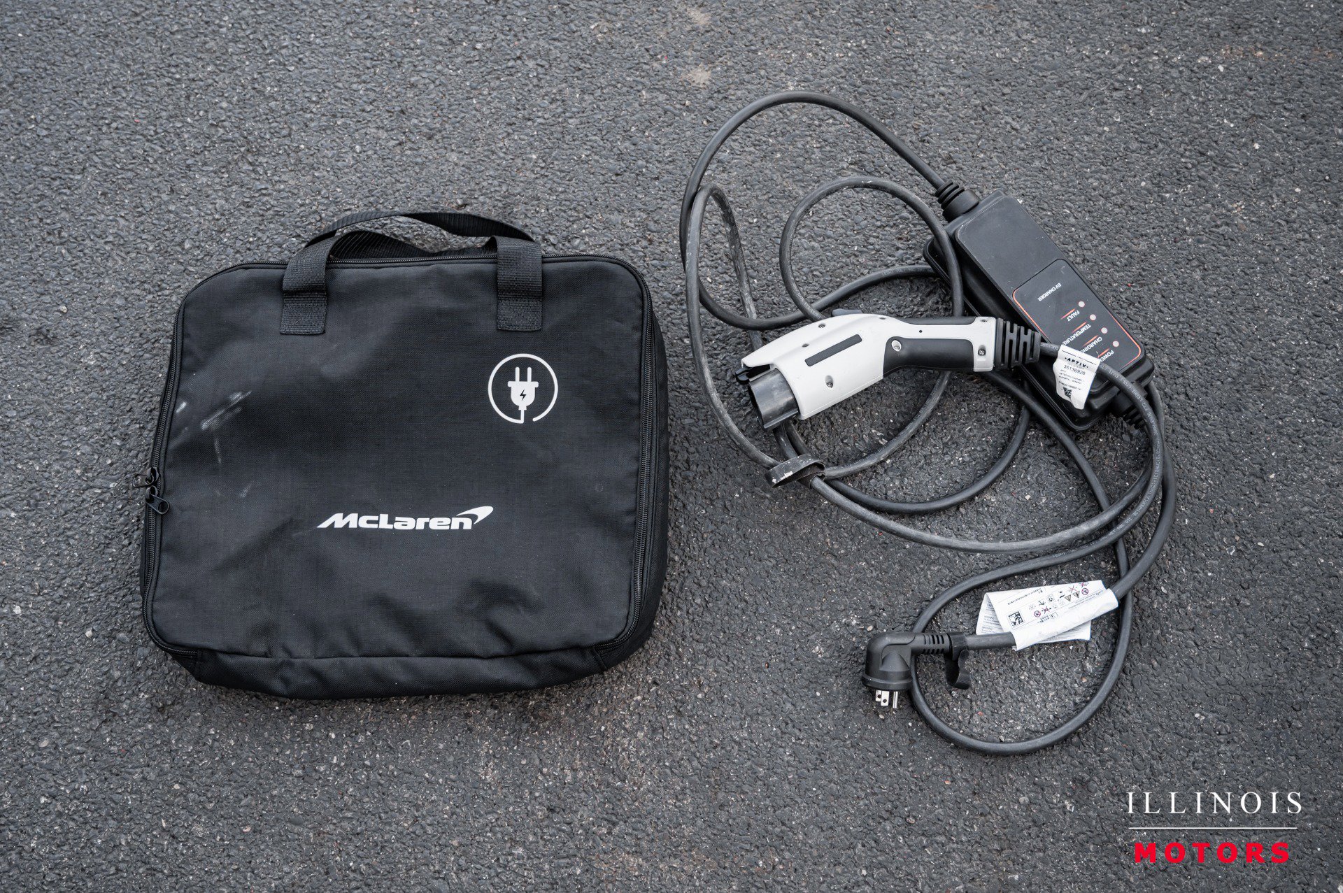 Used 2023 McLaren Artura image 40