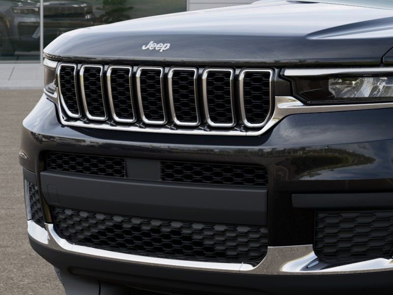 New 2025 Jeep Grand Cherokee L Laredo image 11