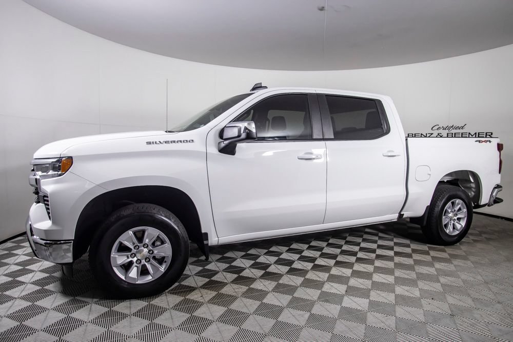 Used 2025 Chevrolet Silverado 1500 LT AWD/4WD image 5