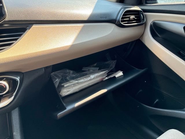 Used 2020 Hyundai Elantra GT FWD image 41