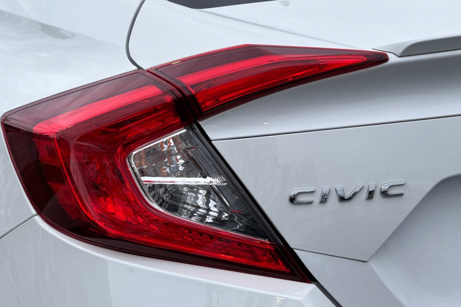 Used 2020 Honda Civic EX-L image 12