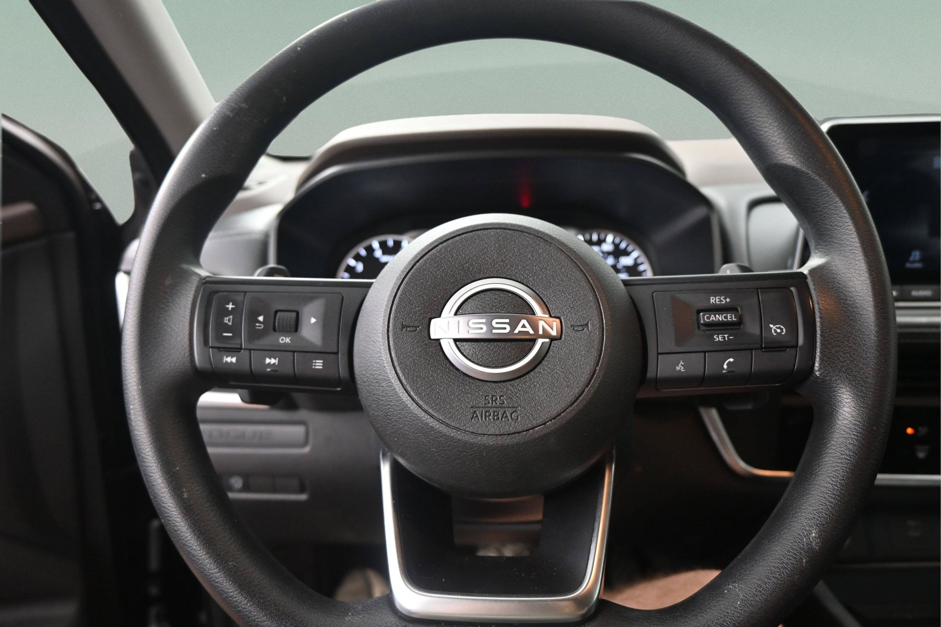 Used 2023 Nissan Rogue S AWD/4WD image 27
