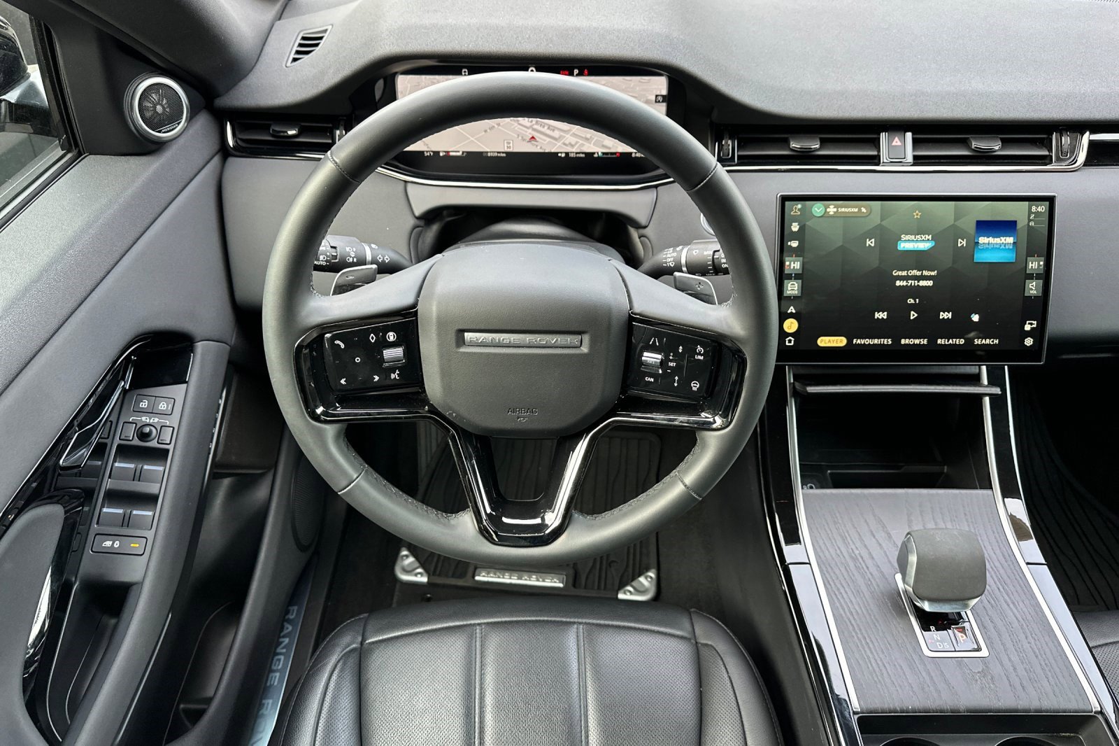 Used 2024 Land Rover Range Rover Evoque Dynamic SE image 28