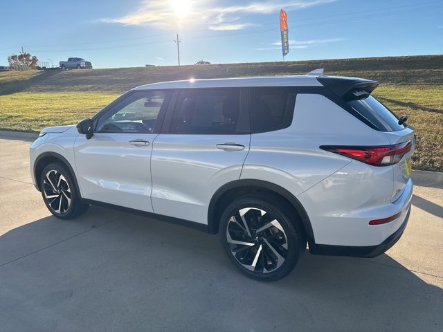 Used 2022 Mitsubishi Outlander ES image 5