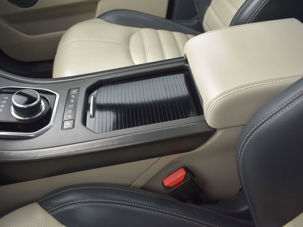 Used 2019 Land Rover Range Rover Evoque HSE Dynamic image 20