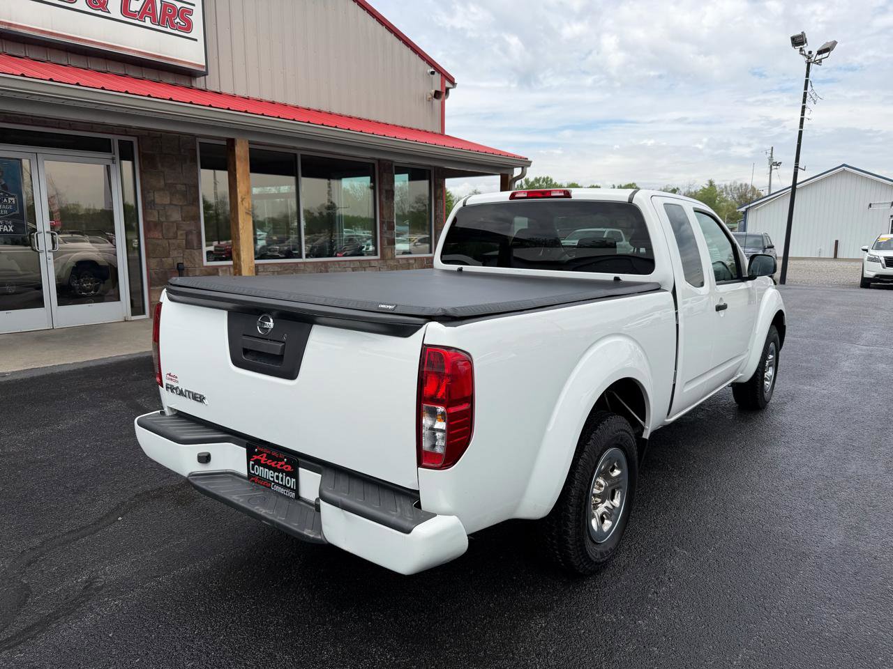 Used 2019 Nissan Frontier S RWD image 4