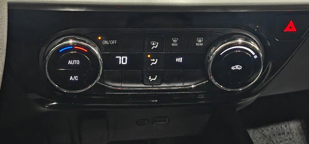 Used 2025 Chevrolet Trax LT image 8