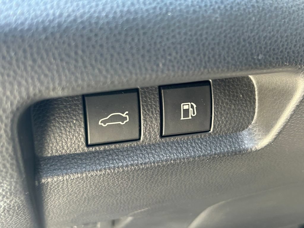Used 2023 Toyota Crown AWD/4WD image 23