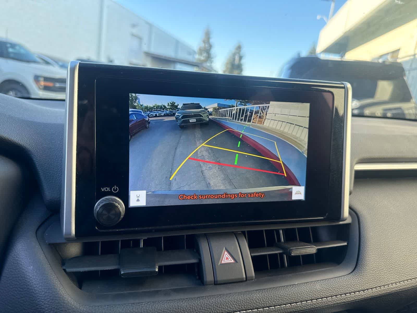 Used 2025 Toyota RAV4 XLE FWD image 29