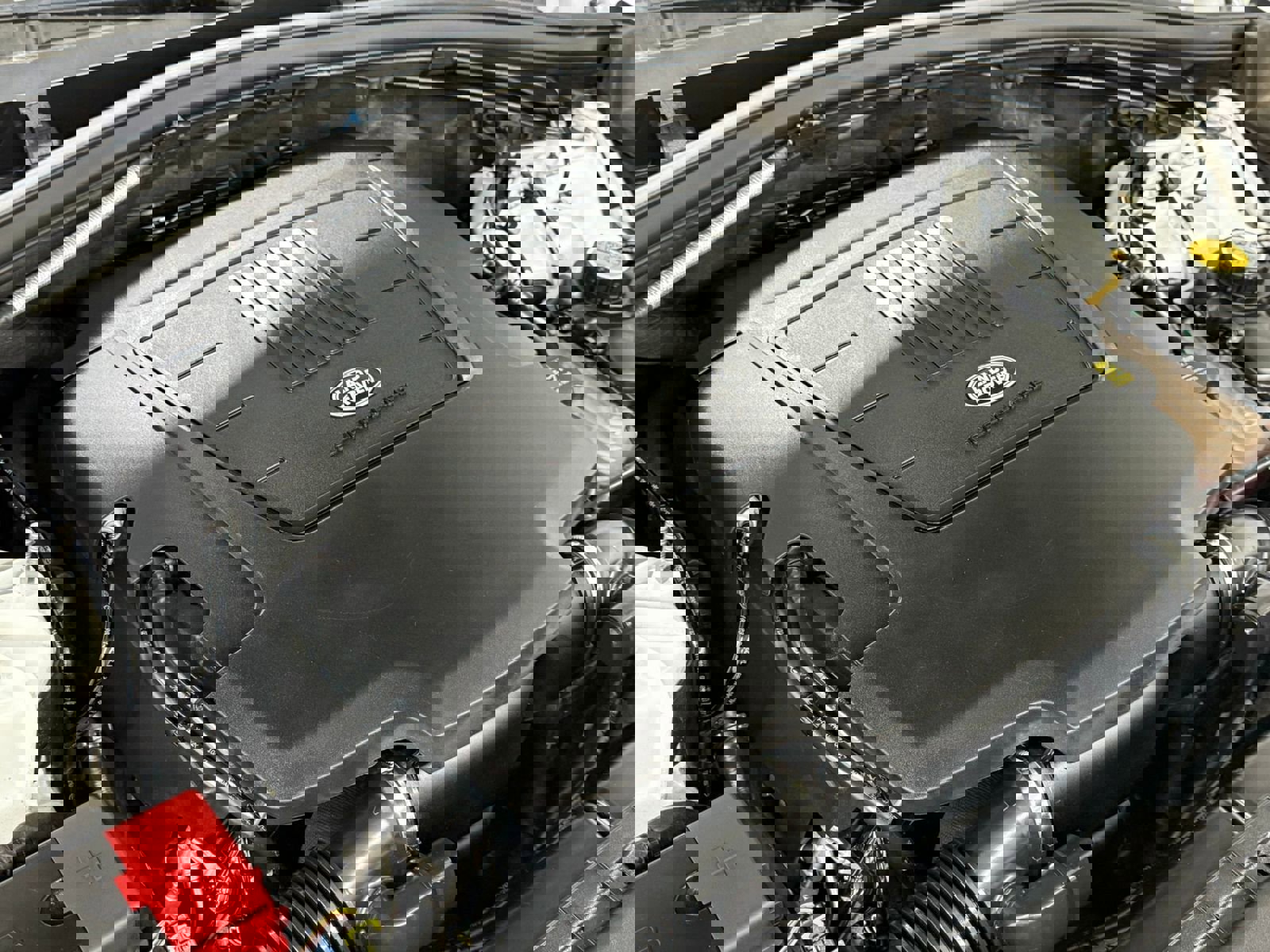 Used 2019 Land Rover Range Rover Velar R-Dynamic HSE image 52