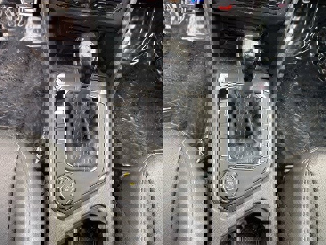 Used 2023 Volkswagen Tiguan SE R-Line image 32