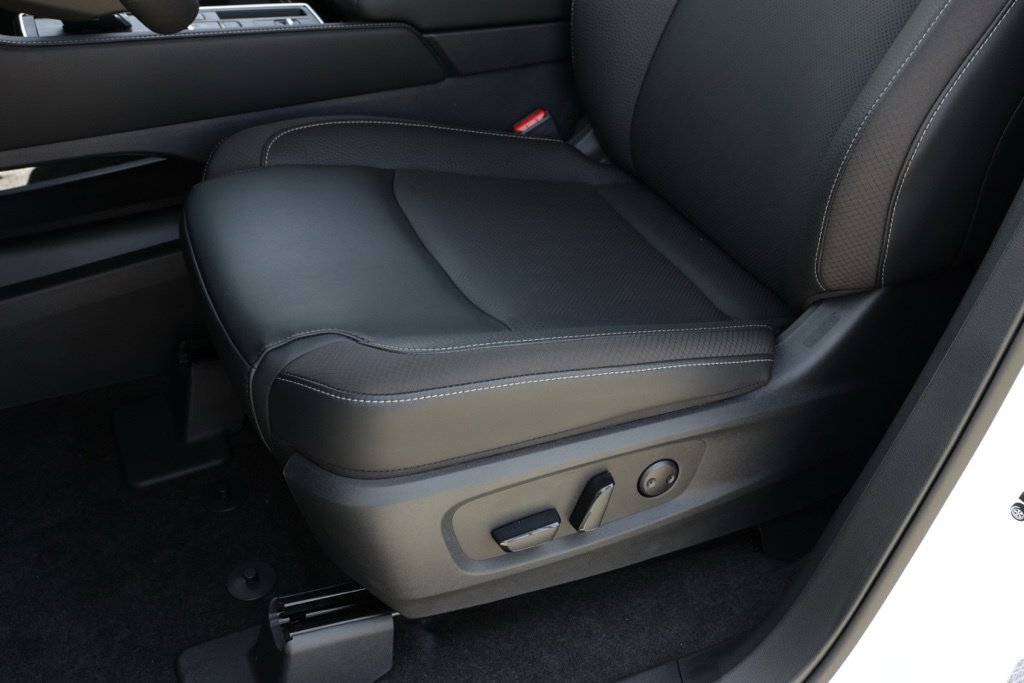 New 2026 Nissan Pathfinder SL FWD image 17
