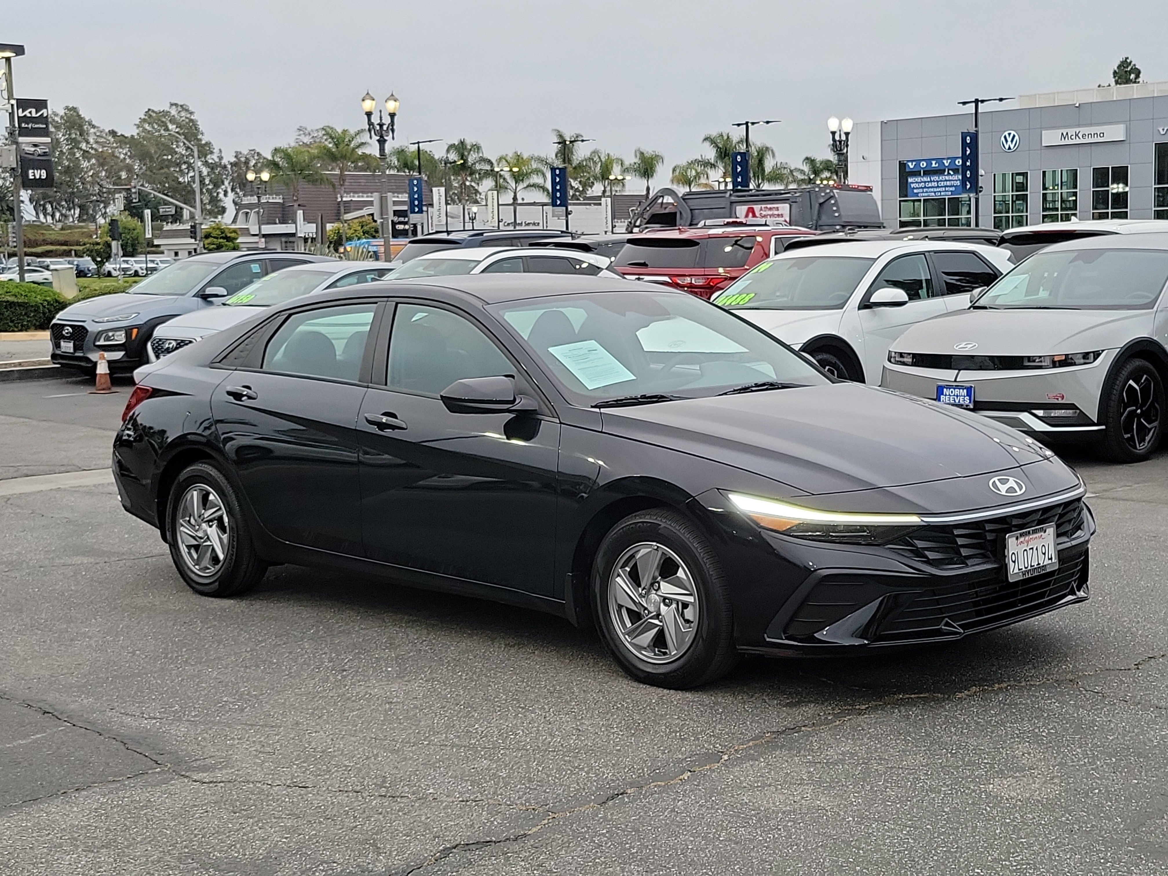 Certified 2024 Hyundai Elantra SE FWD image 7