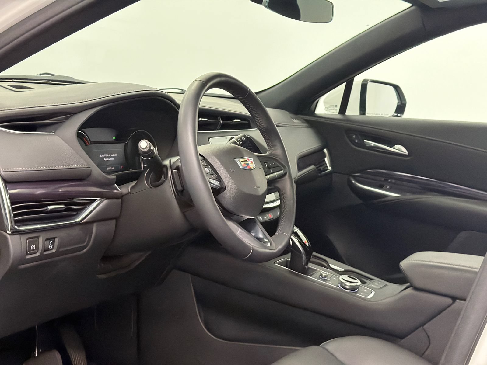 Used 2022 Cadillac XT4 Luxury w/ Cold Weather Package AWD/4WD image 16