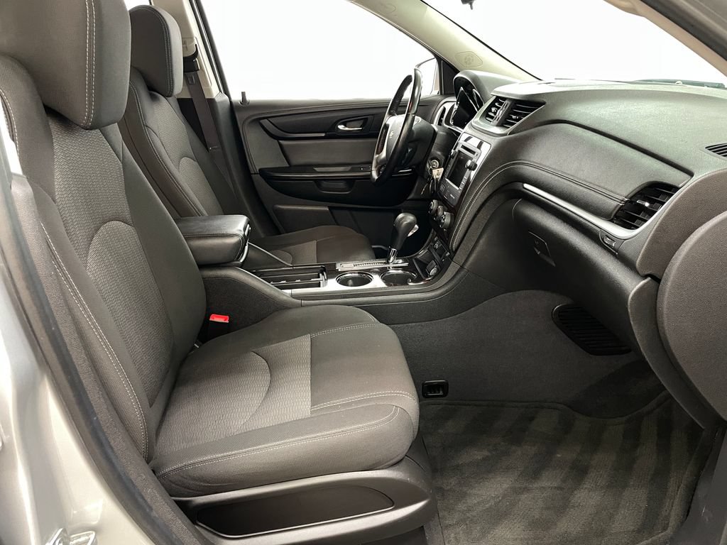 Certified 2015 Chevrolet Traverse LT w/ Style and Technology Package FWD image 38