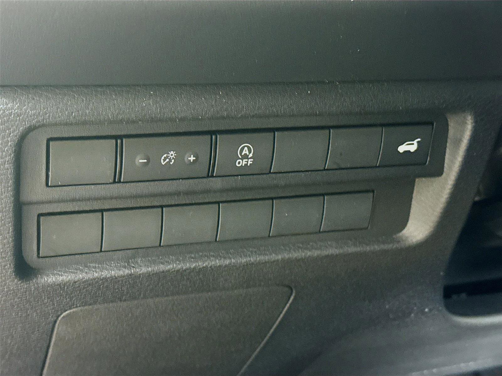 New 2026 Mitsubishi Outlander SE image 7