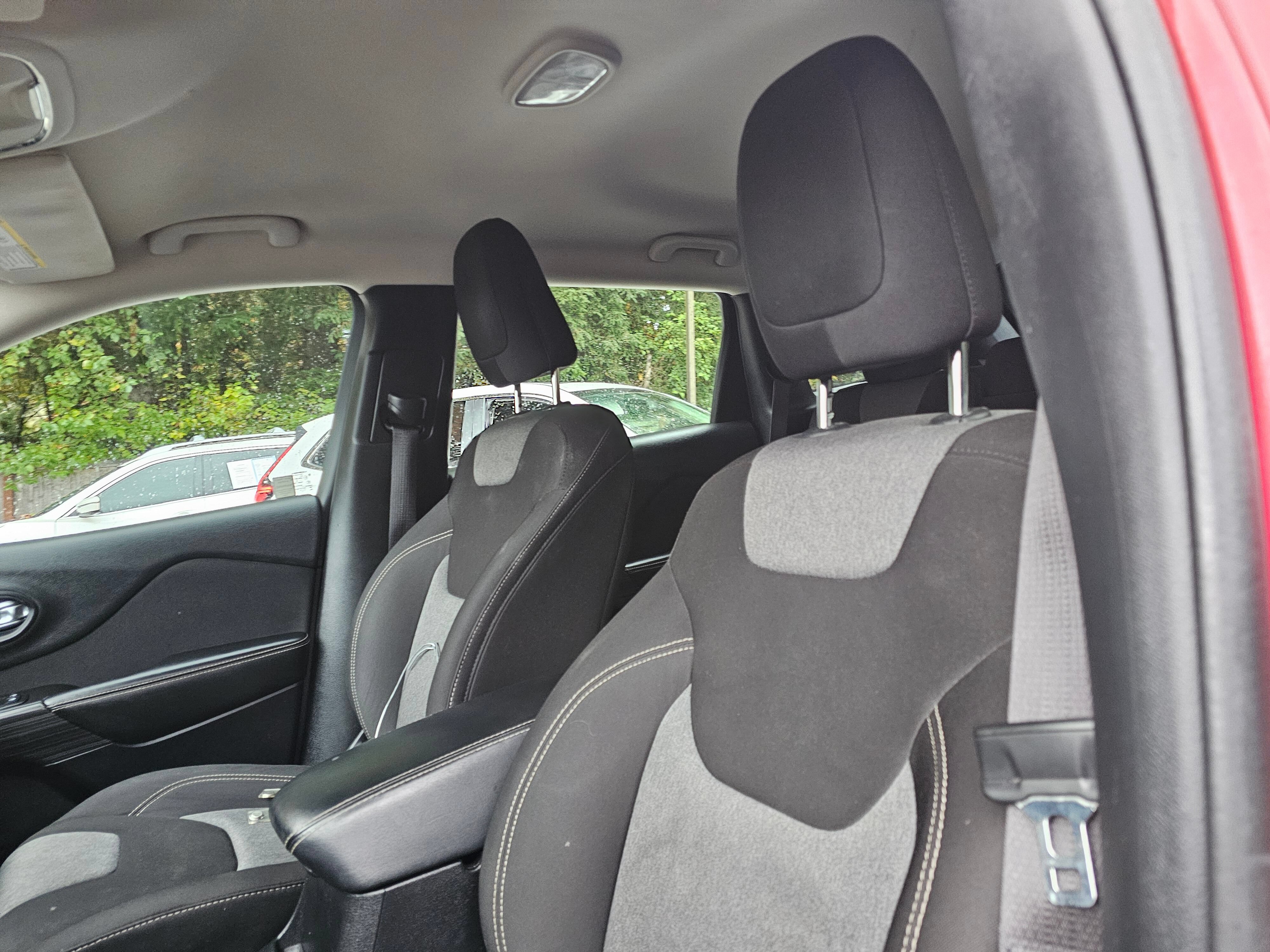 Used 2014 Jeep Cherokee Sport AWD/4WD image 25