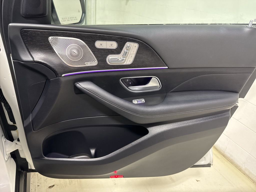 Used 2024 Mercedes-Benz GLS 450 4MATIC image 39