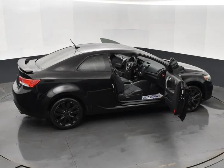 Used 2012 Kia Forte Koup SX w/ Leather Pkg FWD image 6