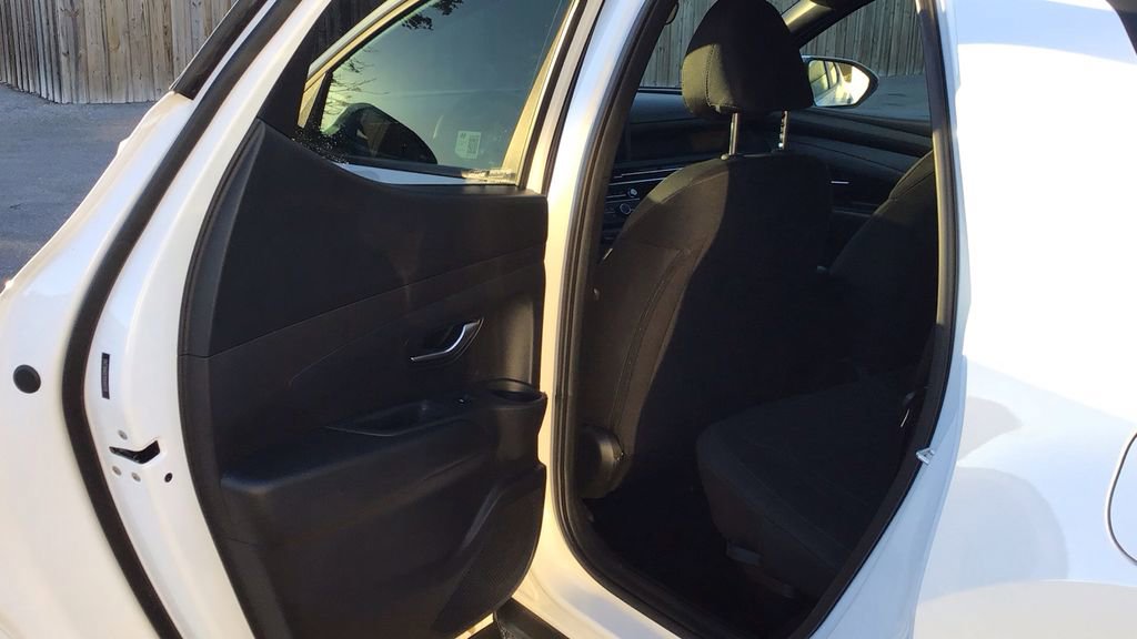 Used 2025 Hyundai Santa Cruz SE image 11