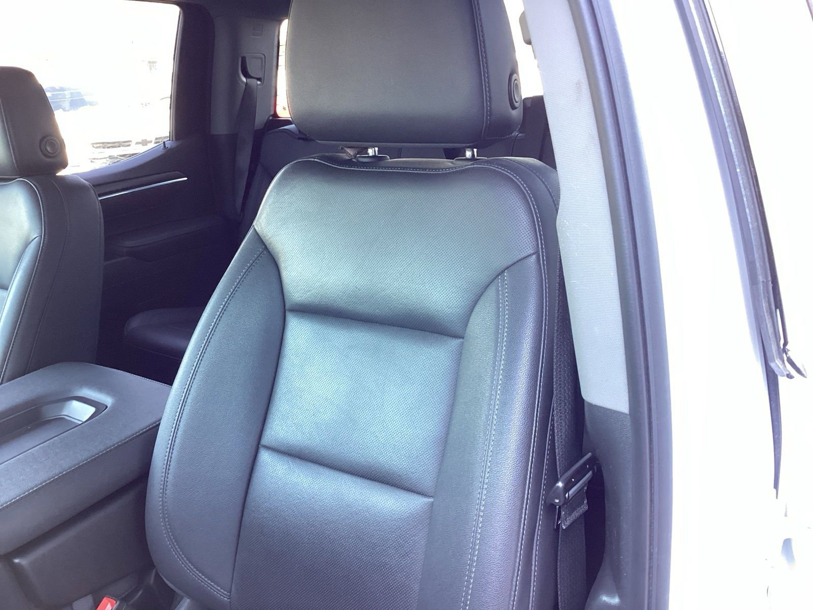 Used 2025 GMC Sierra 1500 SLT image 12