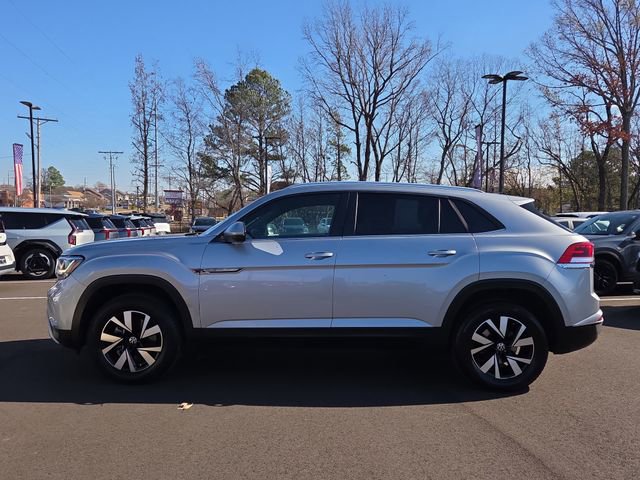 Used 2023 Volkswagen Atlas Cross Sport SE image 2