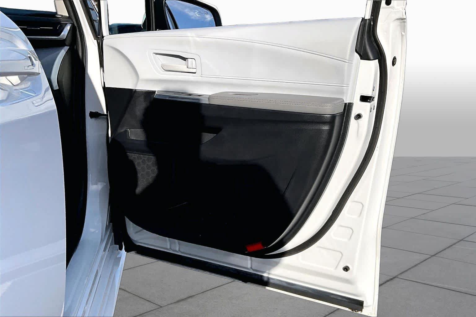 Certified 2025 Toyota Sienna LE FWD image 22
