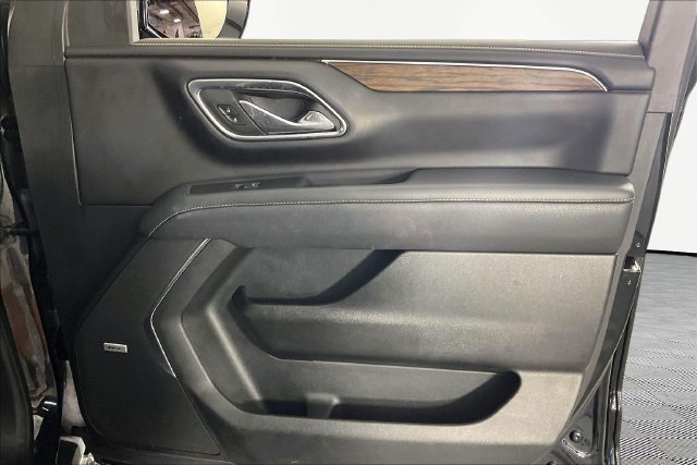 Used 2023 Chevrolet Suburban Premier RWD image 25