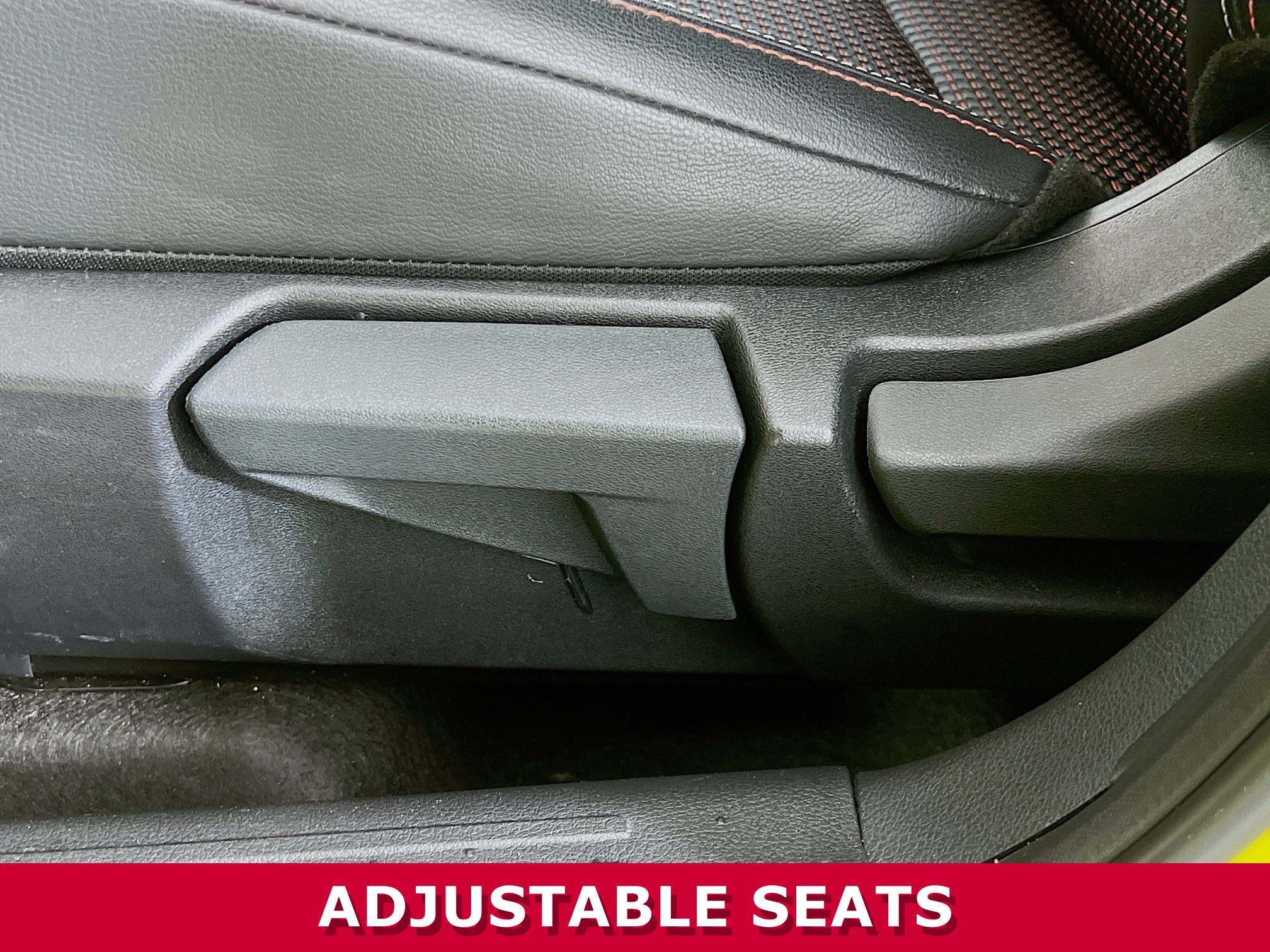 Used 2025 Nissan Kicks SR w/ SR Premium Package image 4