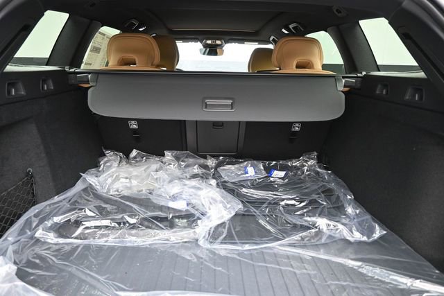 New 2026 Volvo V60 B5 Cross Country Ultra w/ Protection Package Premier AWD/4WD image 33
