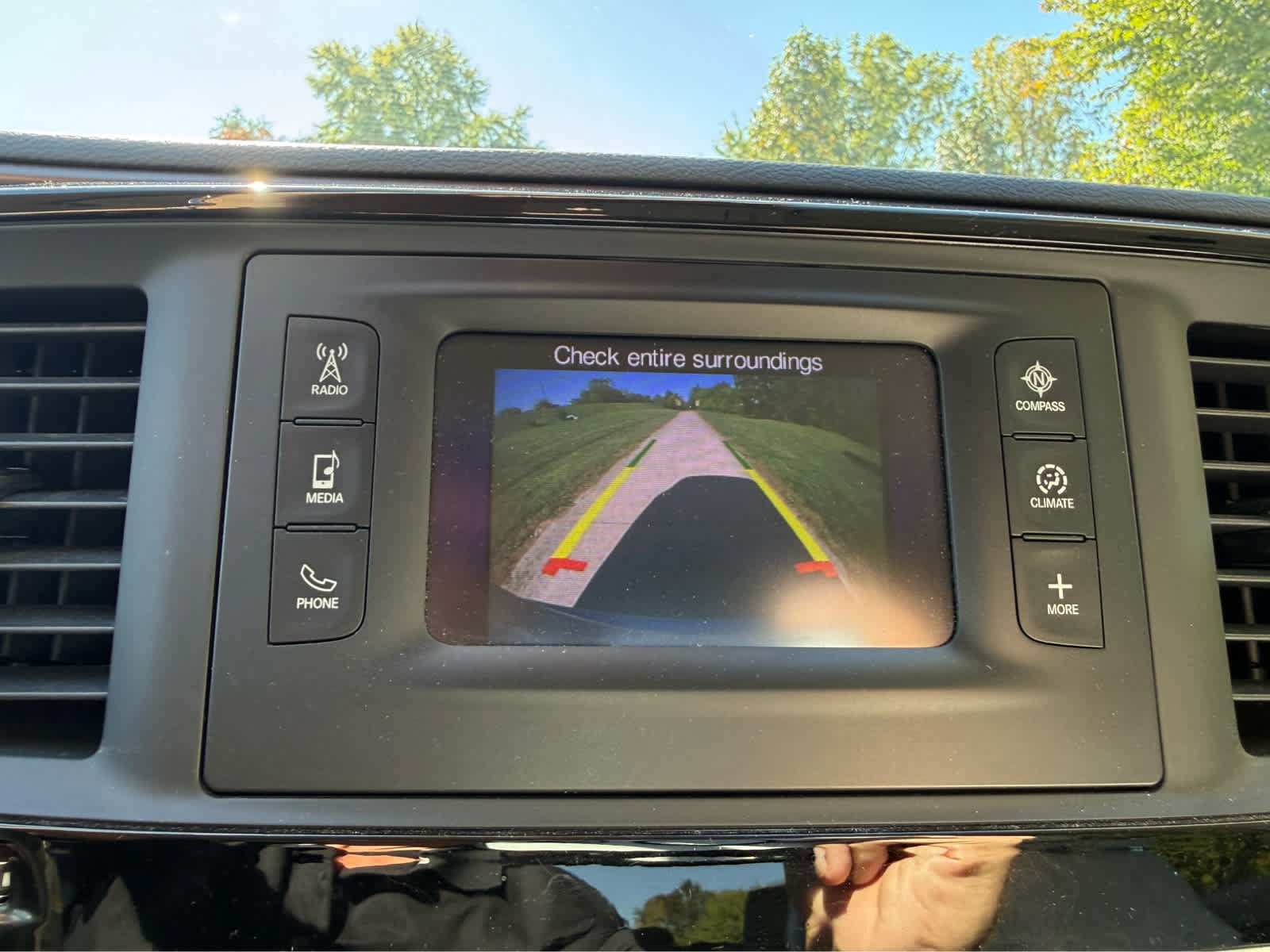 Used 2017 Chrysler Pacifica Touring-L FWD image 19