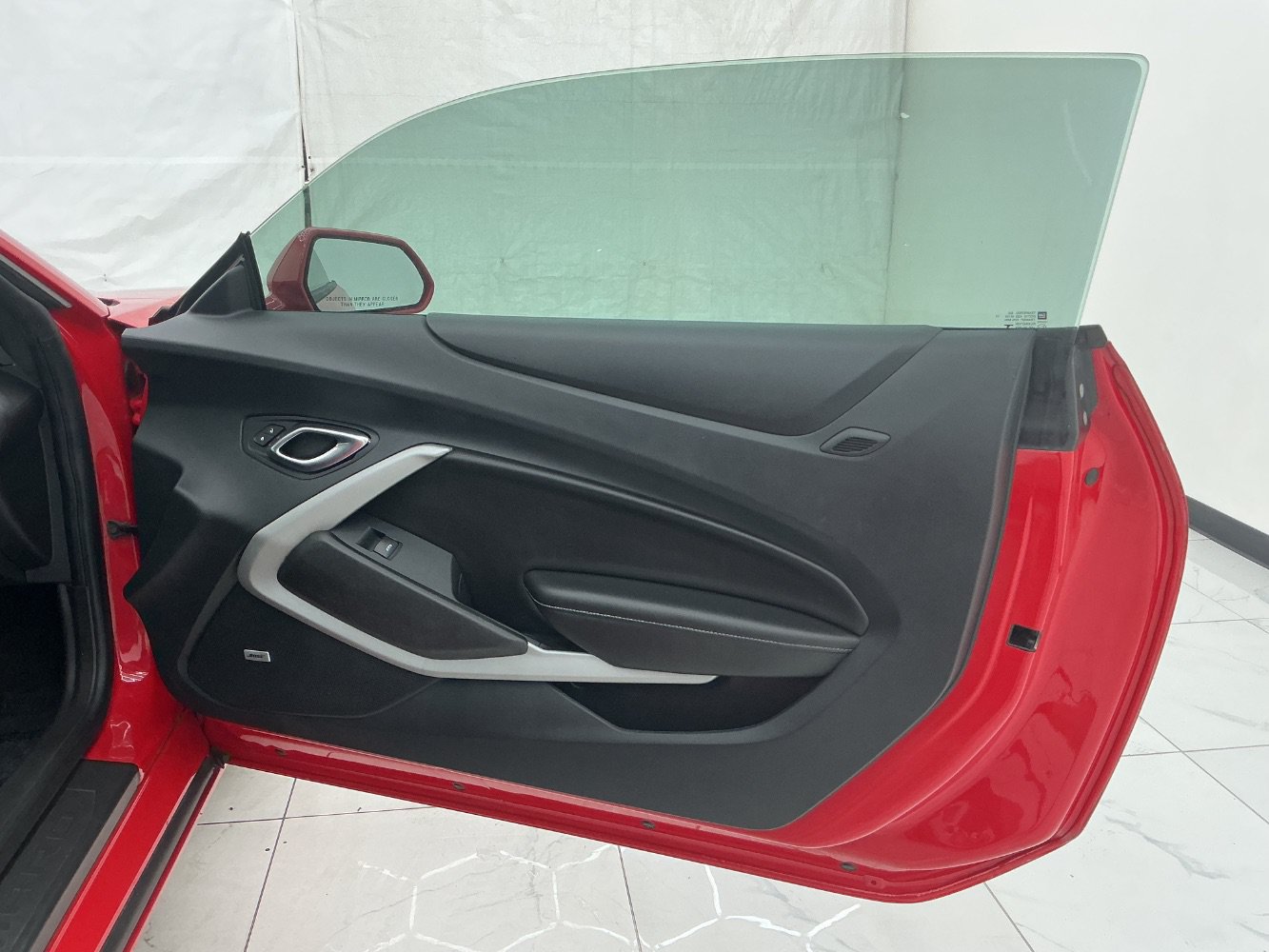 Used 2018 Chevrolet Camaro LT RWD image 19