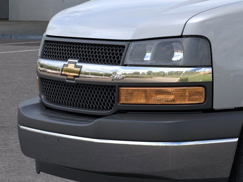 New 2026 Chevrolet Express 2500 LT image 13