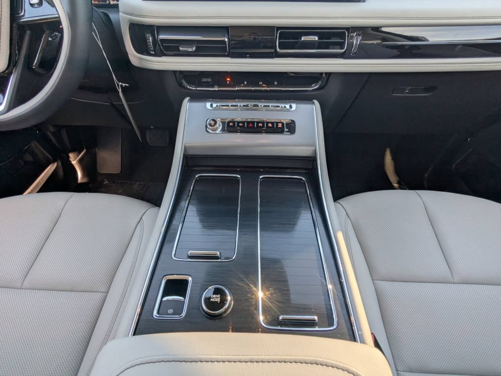 New 2026 Lincoln Aviator 2WD image 19