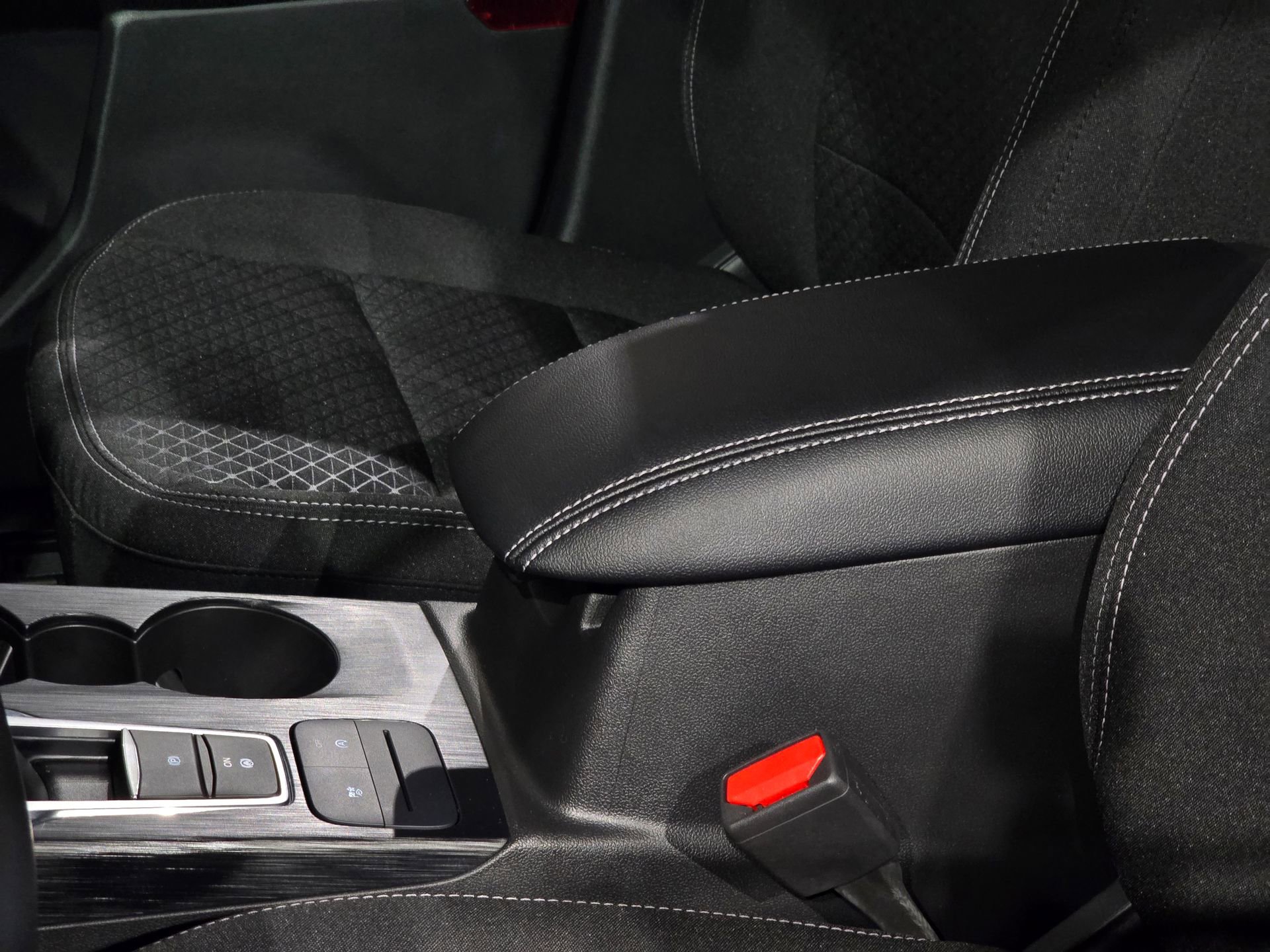 New 2026 Ford Escape Active image 18