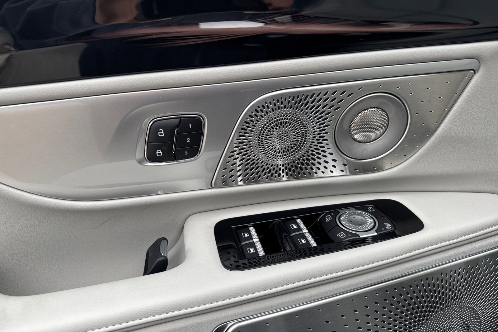 New 2026 Lincoln Nautilus Reserve image 9