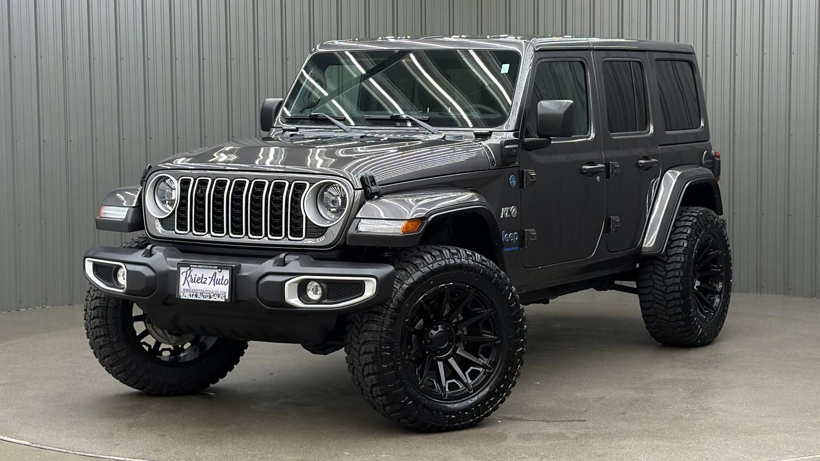 Used 2025 Jeep Wrangler Unlimited Sahara w/ Safety Group AWD/4WD image 1