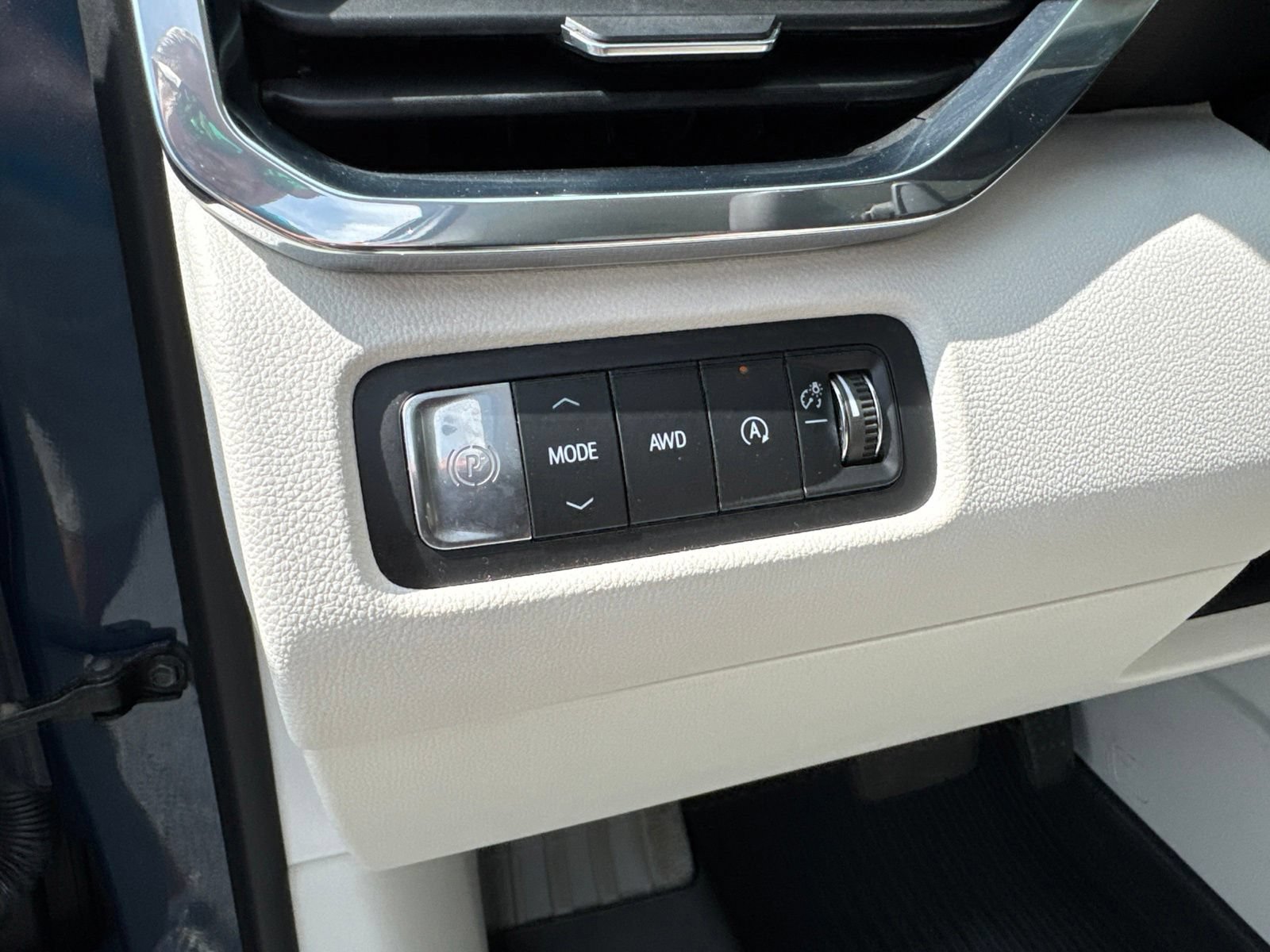 Used 2025 GMC Acadia Denali w/ Super Cruise Package AWD/4WD image 25