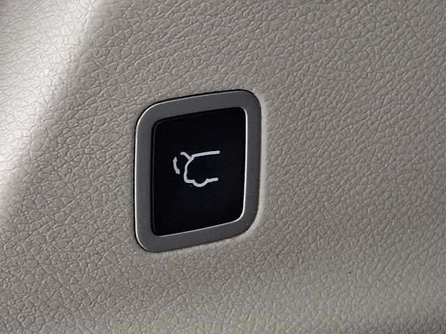 Used 2021 Chrysler Pacifica Touring AWD/4WD image 38