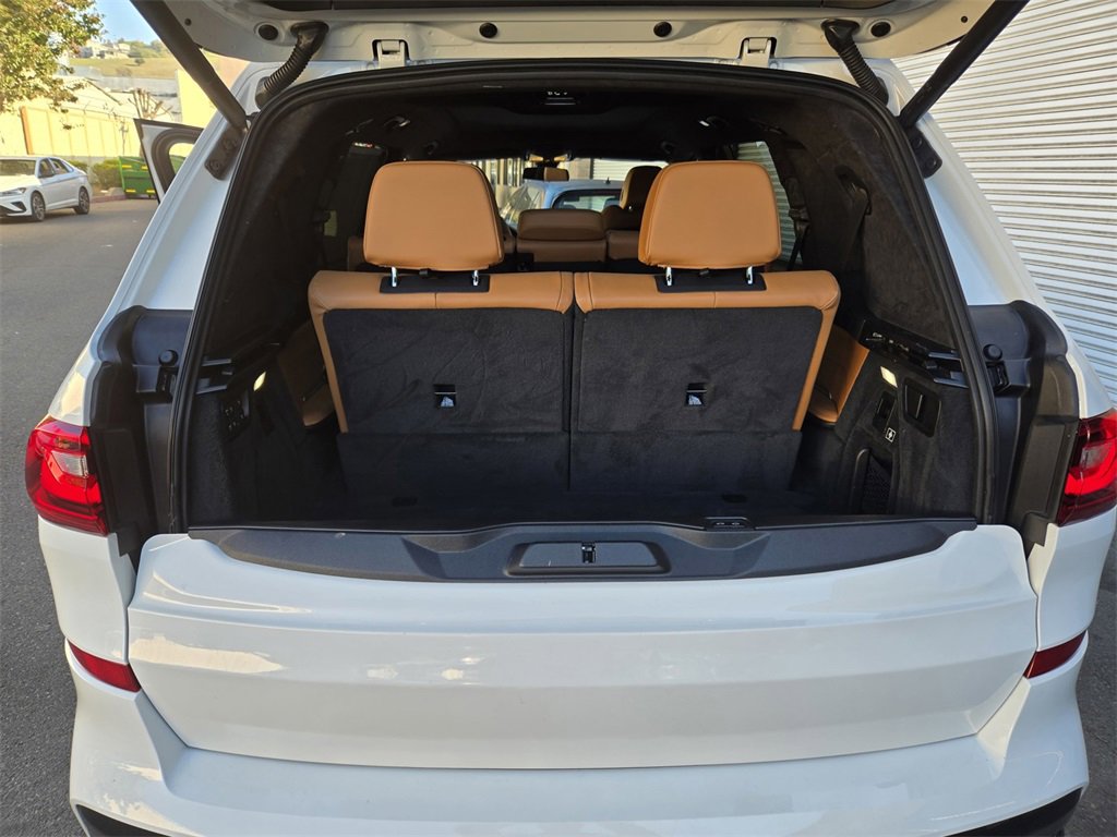 Used 2022 BMW X7 xDrive40i w/ M Sport Package image 35