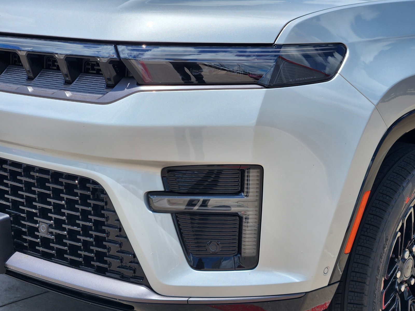 New 2026 Jeep Grand Wagoneer Limited AWD/4WD image 9